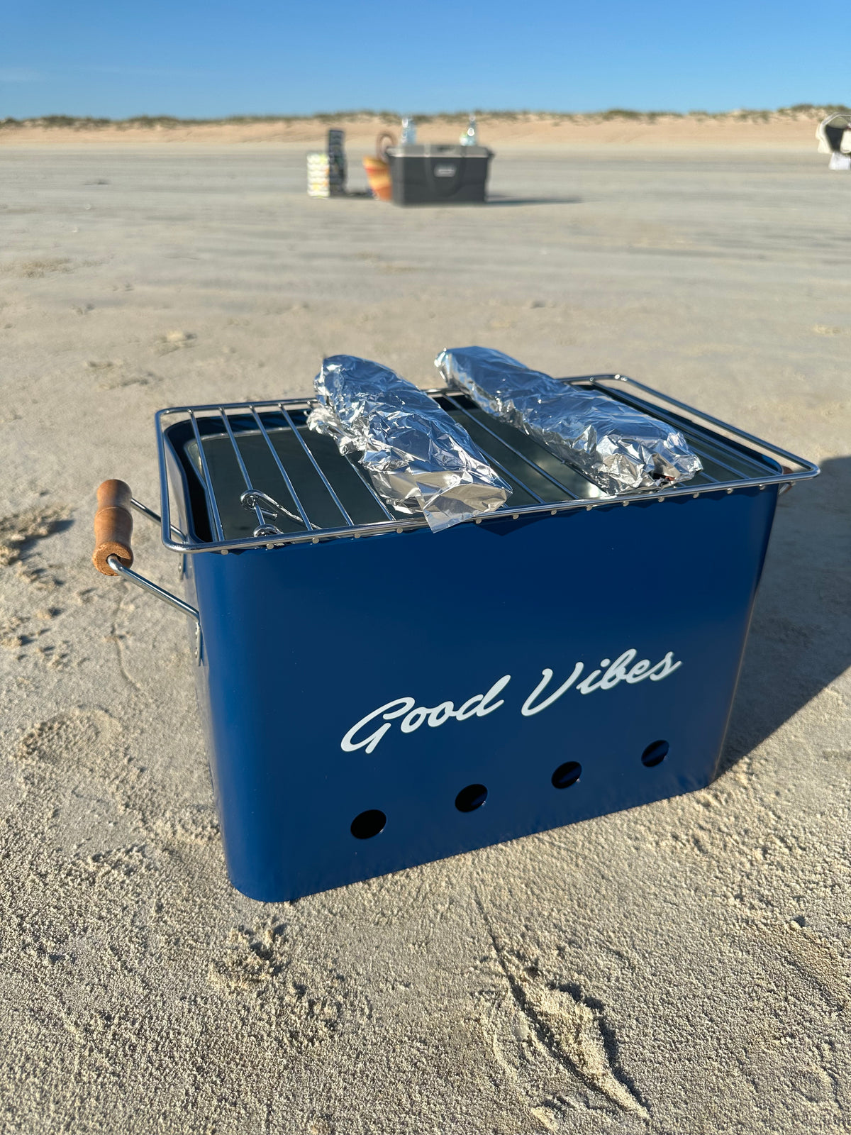 Good Vibes™ Portable Charcoal BBQ - Navy