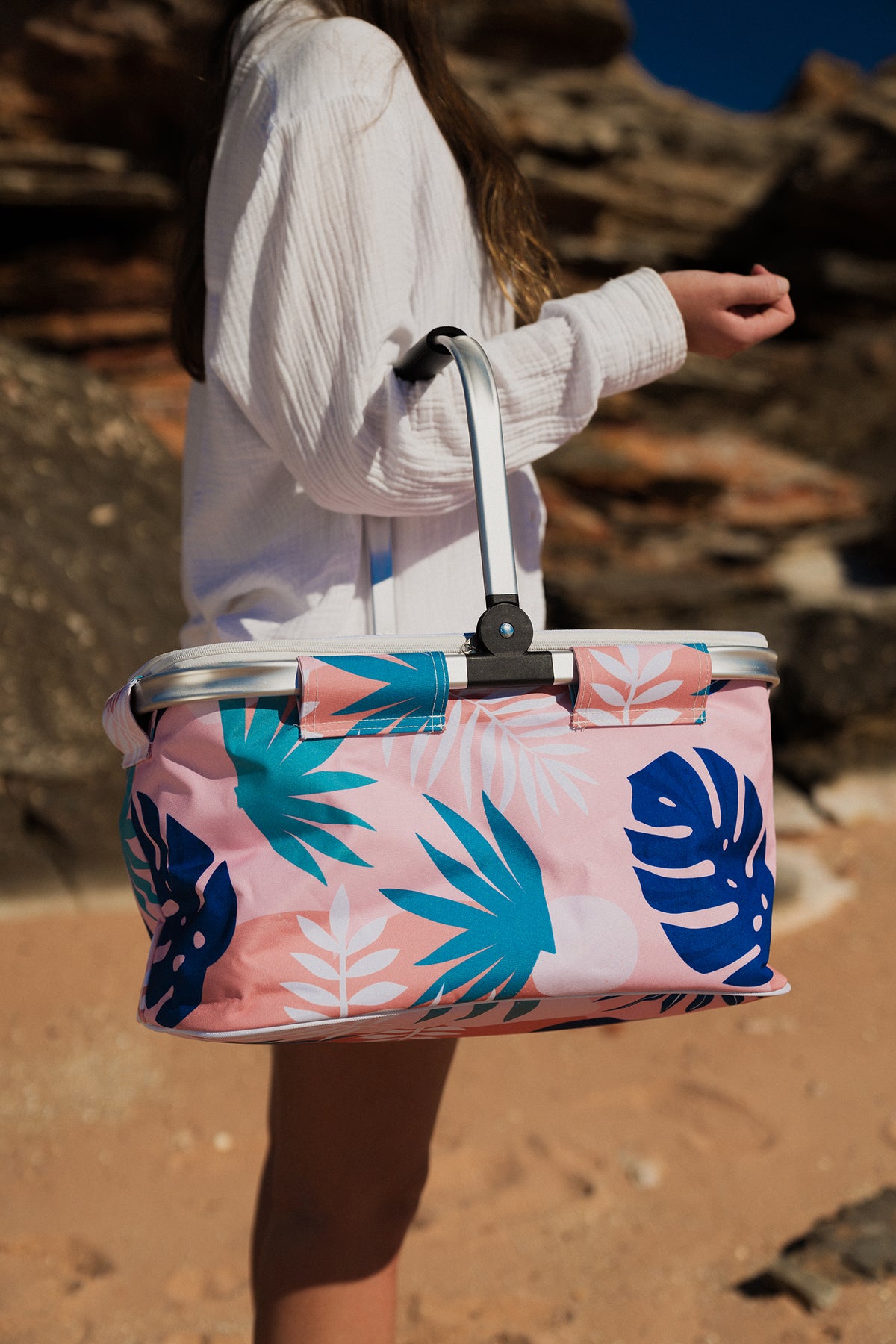 Good Vibes™ Insulated Market Cooler Bag, Aluminium Frame, Fully Zipped, Collapsible - Blush Palm