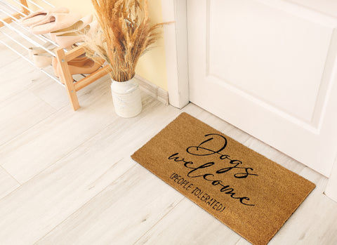 M&C™ COIR & VINYL DOORMAT 'DOGS WELCOME PEOPLE TOLERATED' DESIGN 70x40x1.5cm