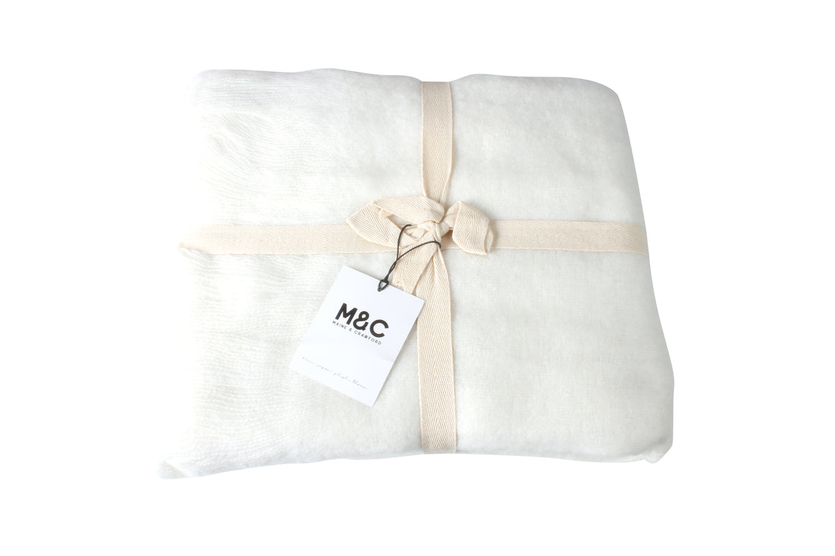 Maci Super Plush Throw Cream