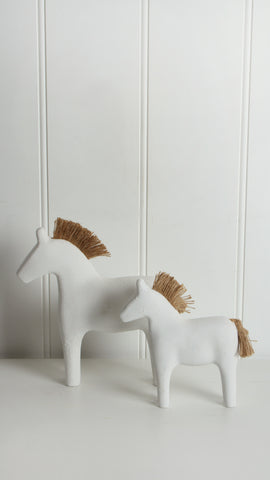 Claire Horse Ornament 19 x 17 x 5 cm